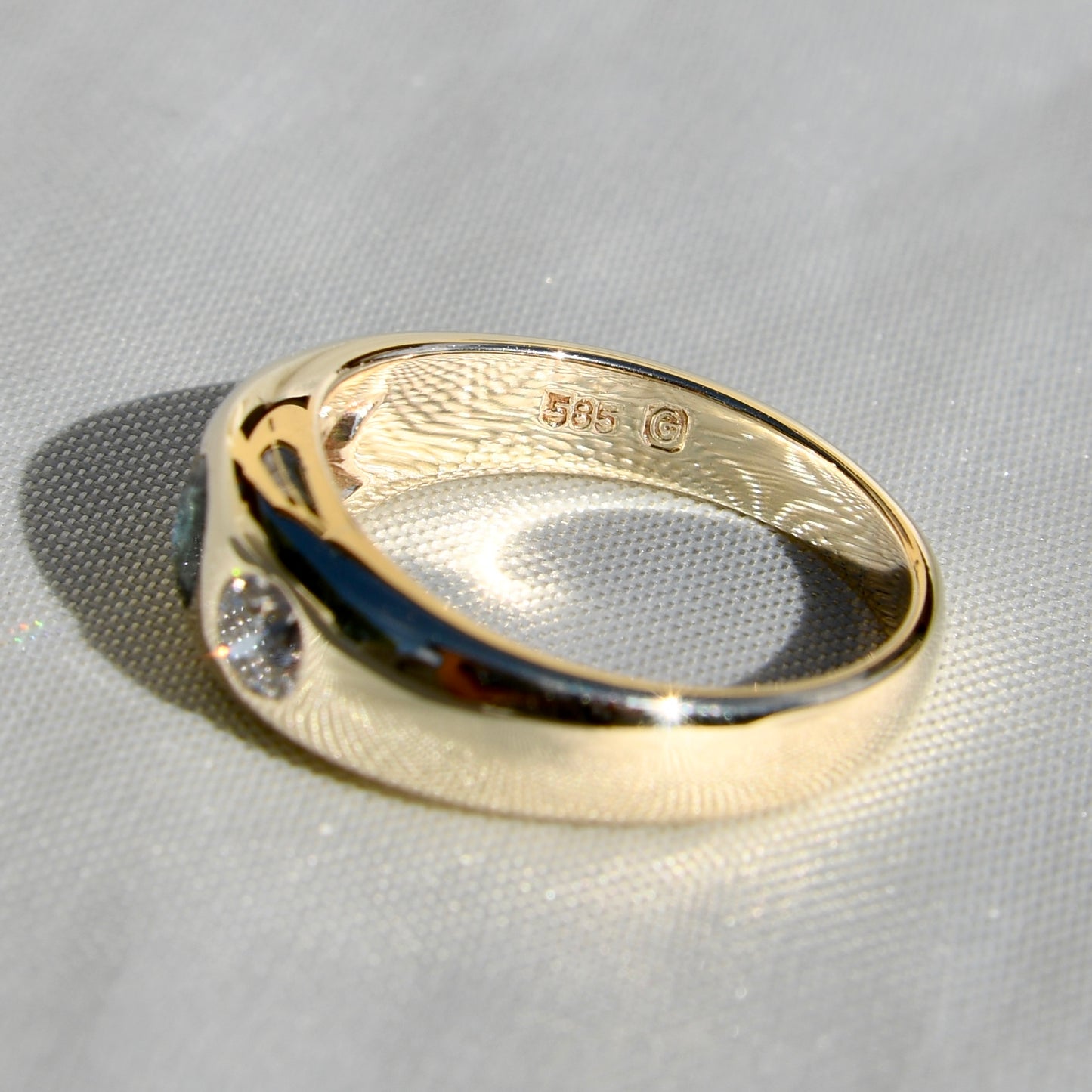 Vintage sapphire and 0.48 ct old European cut diamond band ring