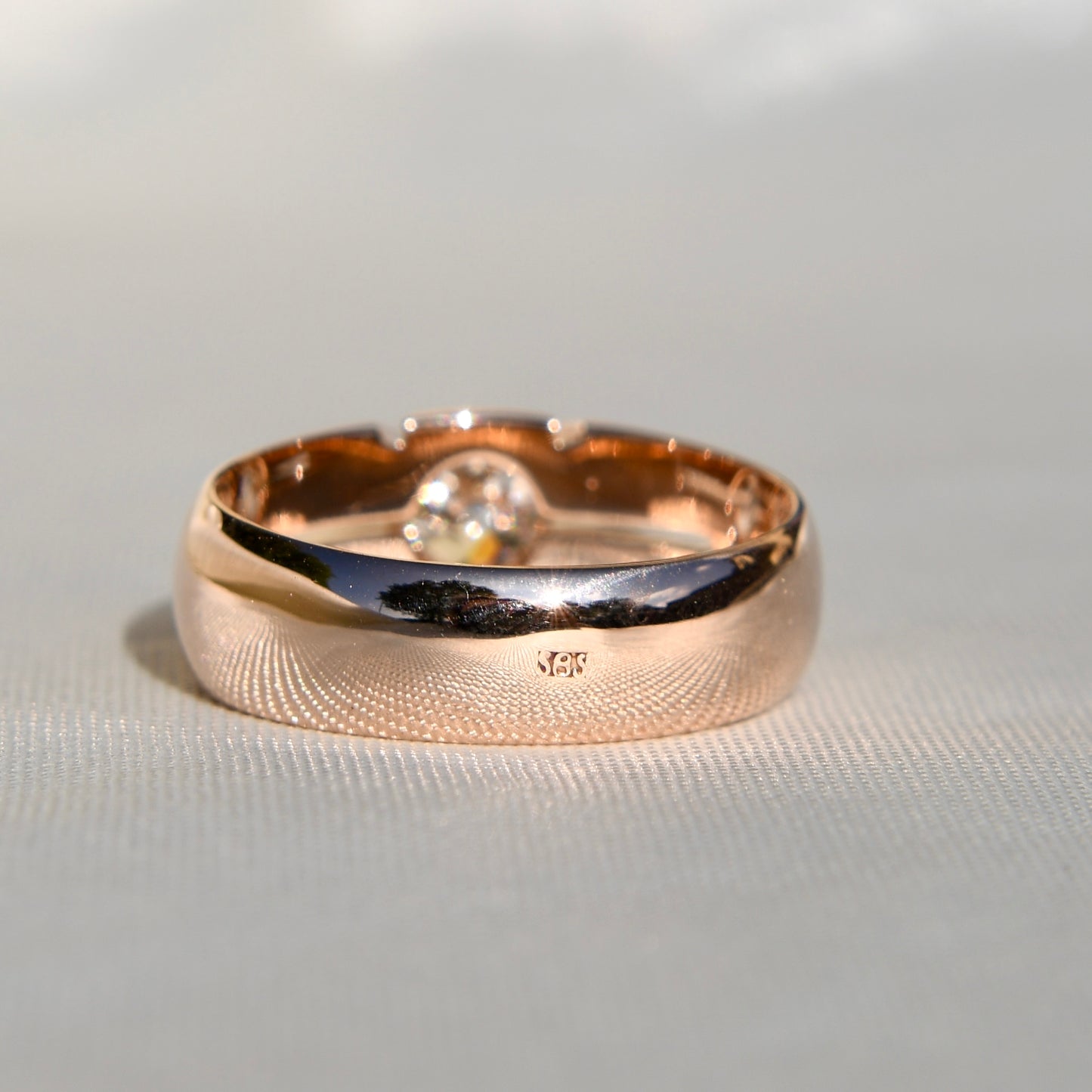 Antique 0.65 ct old mine cut diamond band ring