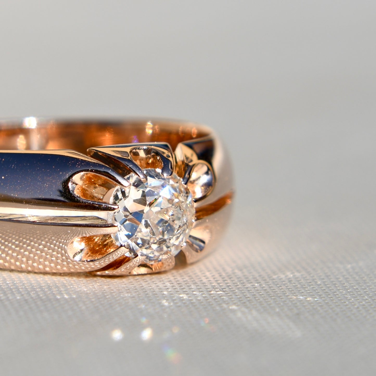 Antique 0.65 ct old mine cut diamond band ring