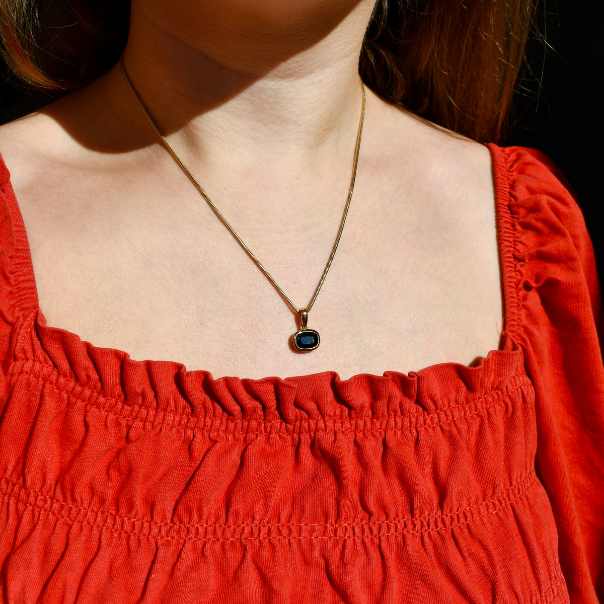 2.21 ct Australian sapphire pendant
