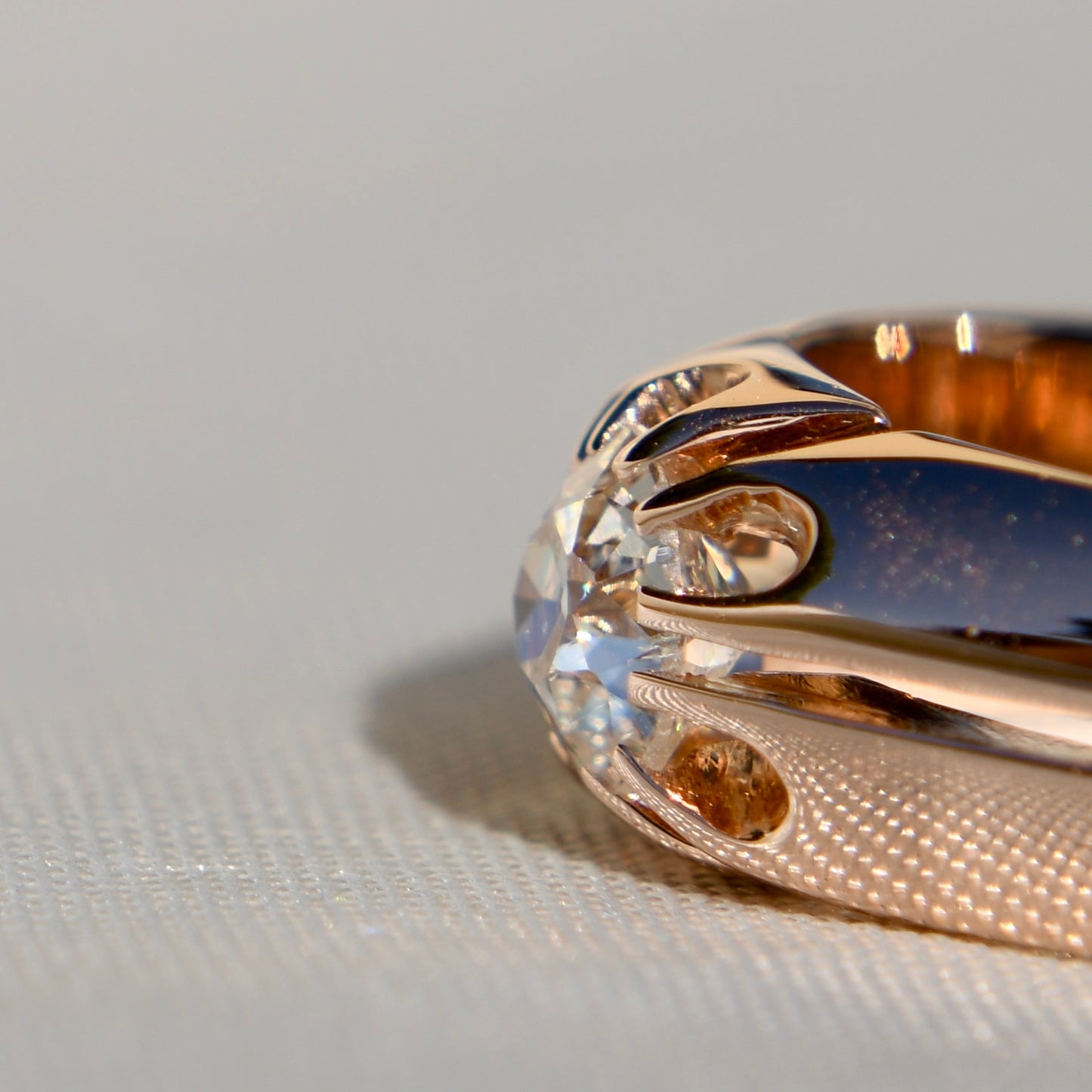 Antique 0.65 ct old mine cut diamond band ring