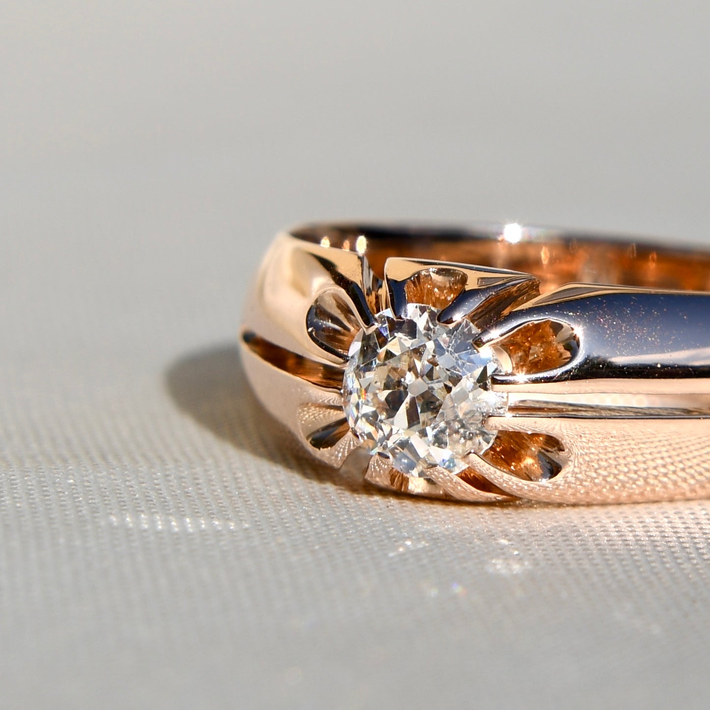 Antique 0.65 ct old mine cut diamond band ring