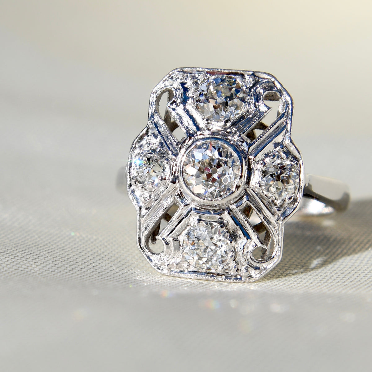 Antique Art déco 0.95 ct old European cut diamond ring