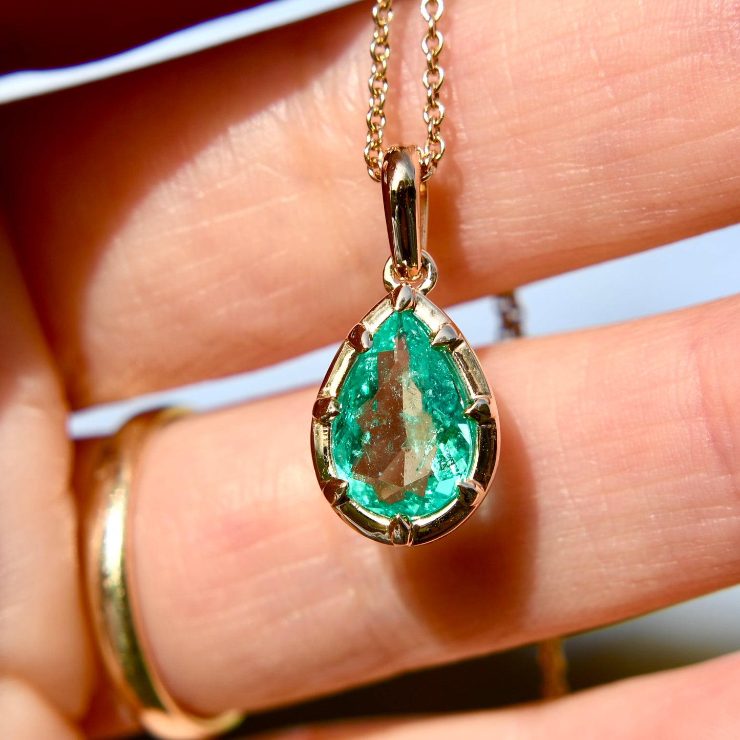 1.13 ct Colombian emerald pendant