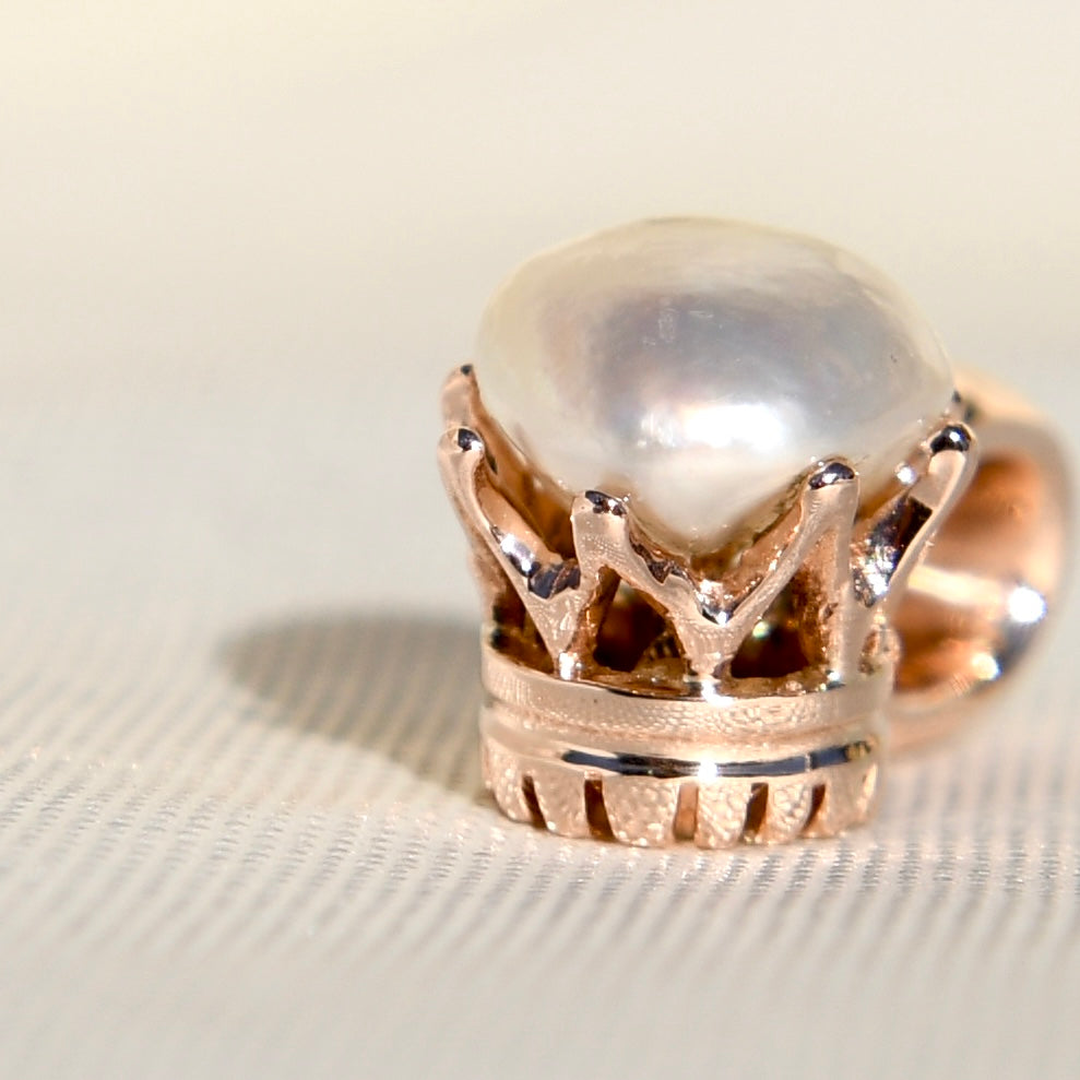 Natural saltwater pearl pendant