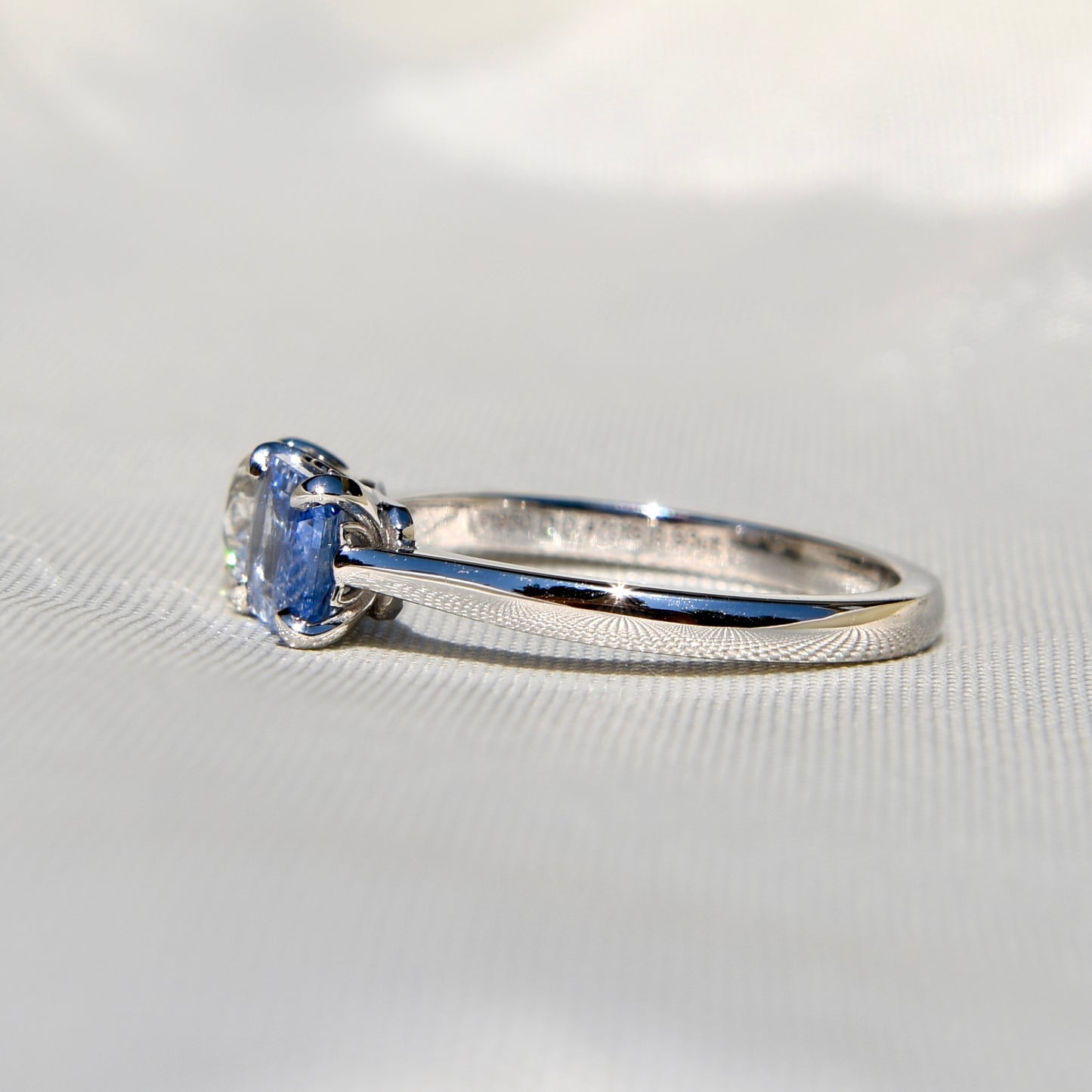0.93 ct Ceylon sapphire and old mine cut diamond toi et moi ring