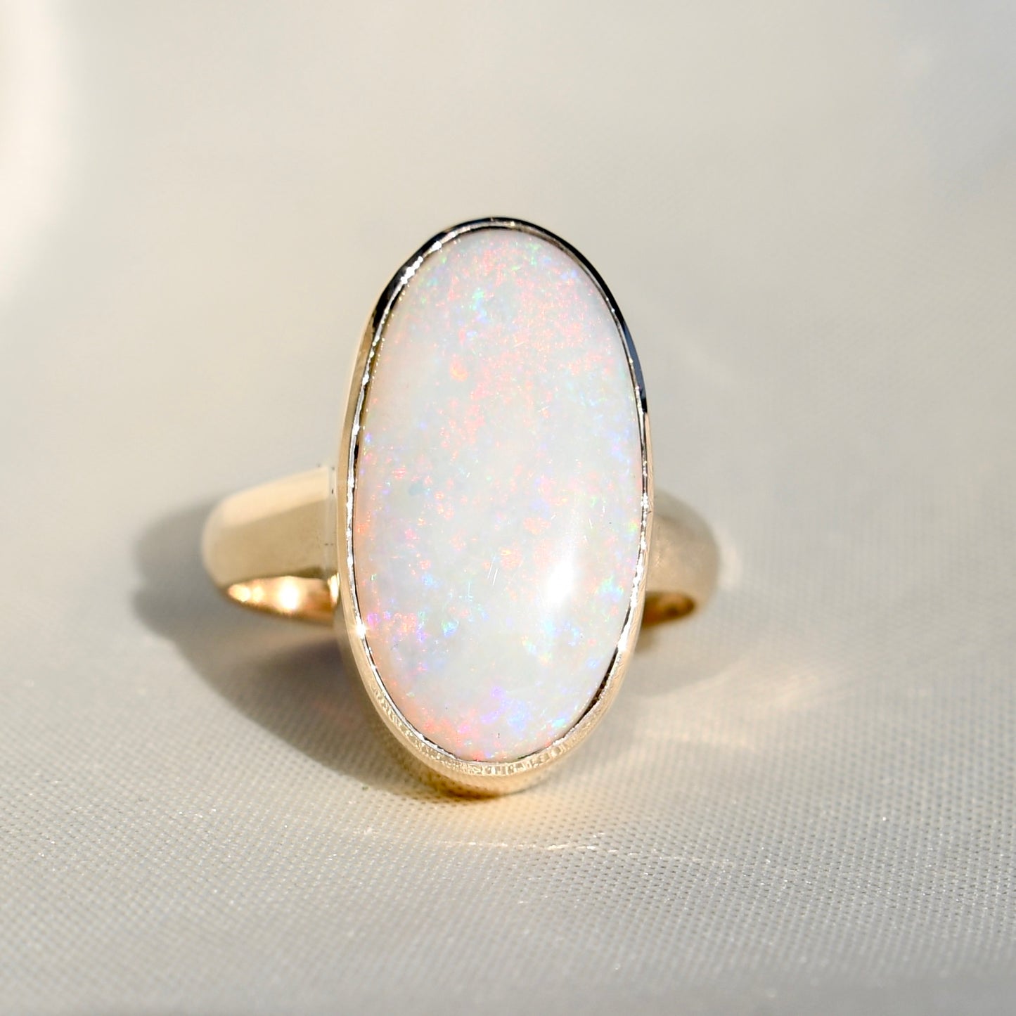 Vintage 3.14 ct opal solitaire ring