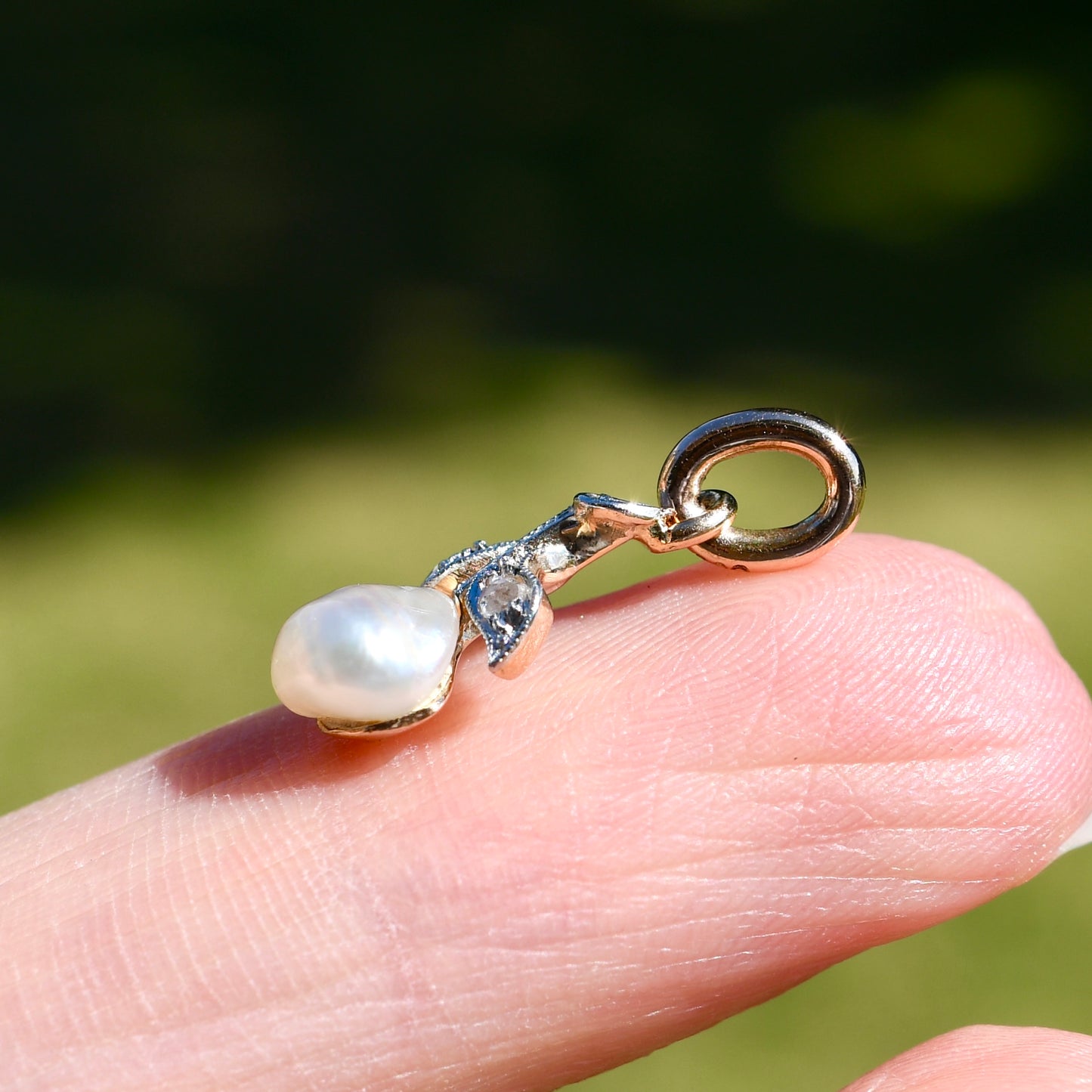 Natural saltwater pearl and rose cut diamond pendant
