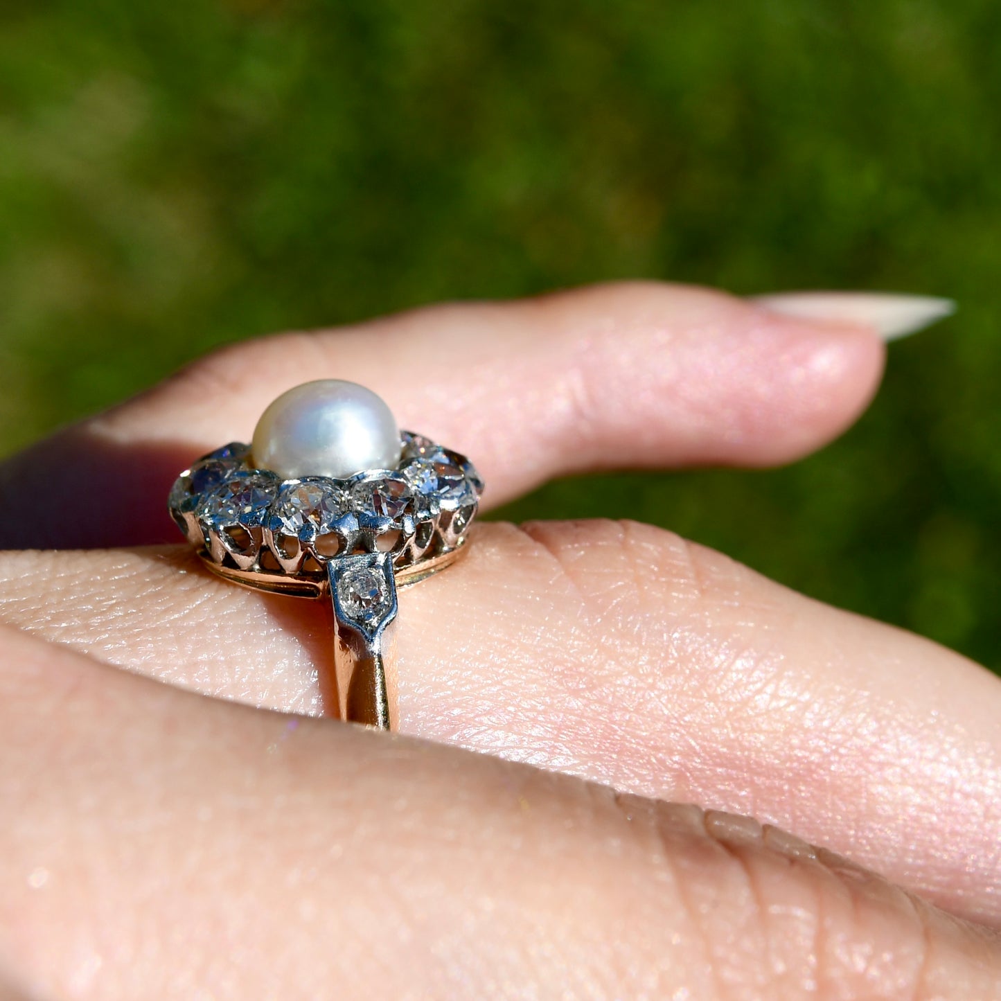 Antique Belle Époque natural pearl and 1.36 ct old European cut diamond daisy ring