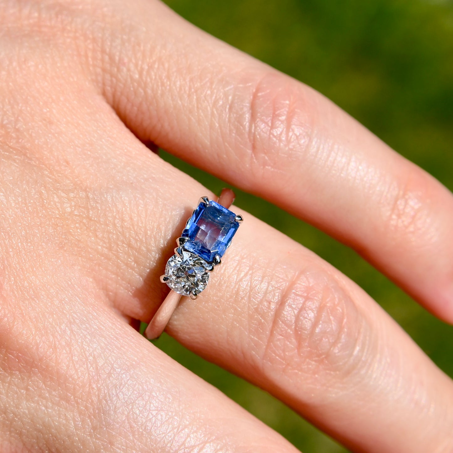 0.93 ct Ceylon sapphire and old mine cut diamond toi et moi ring