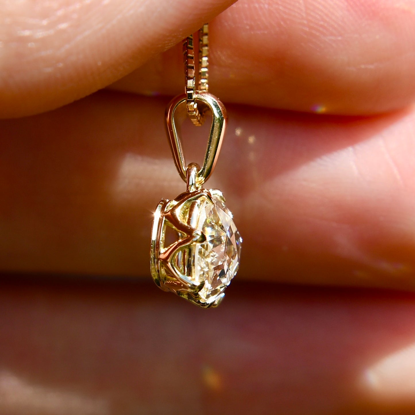 0.97 ct rose cut diamond pendant