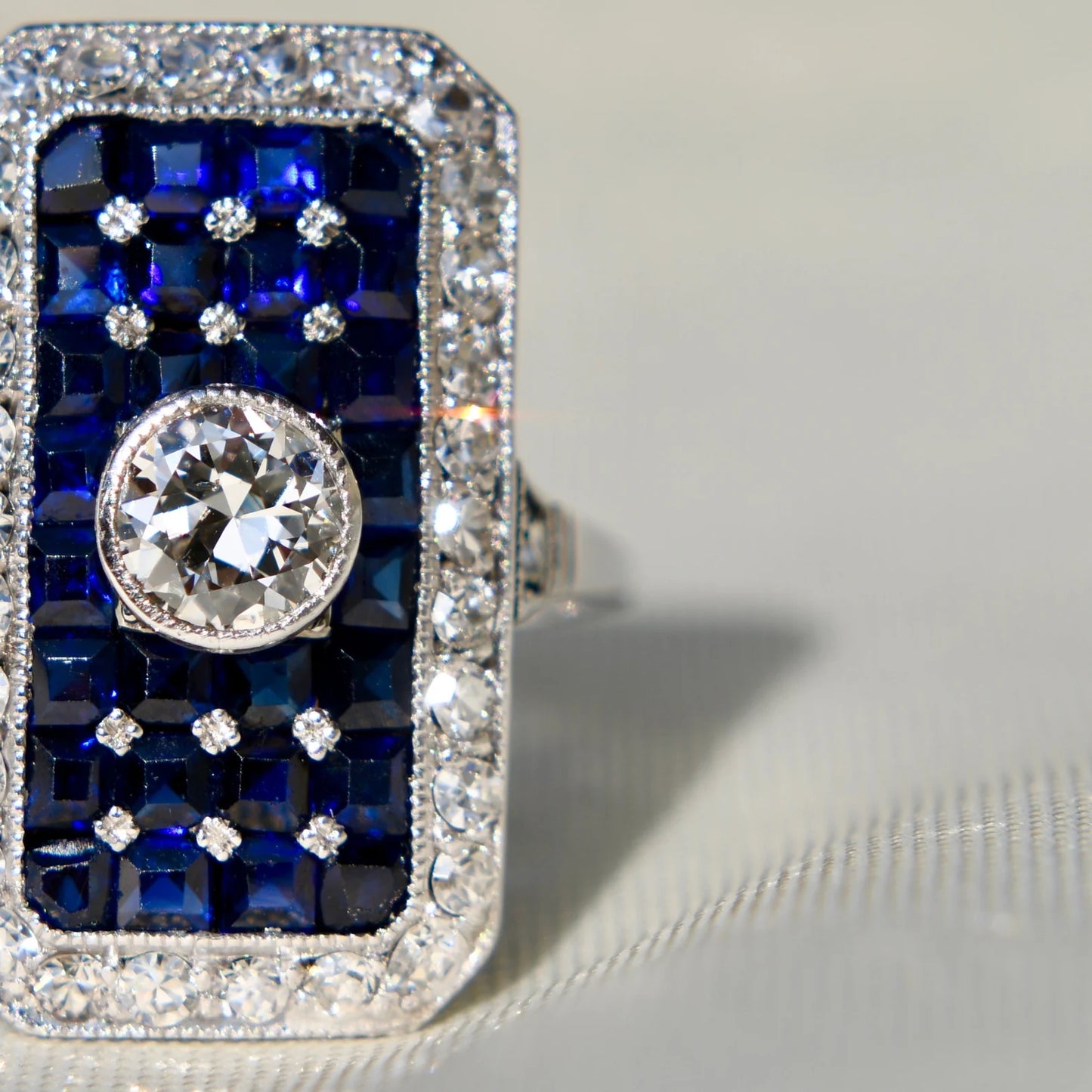 Antique Art déco sapphire and diamond ring