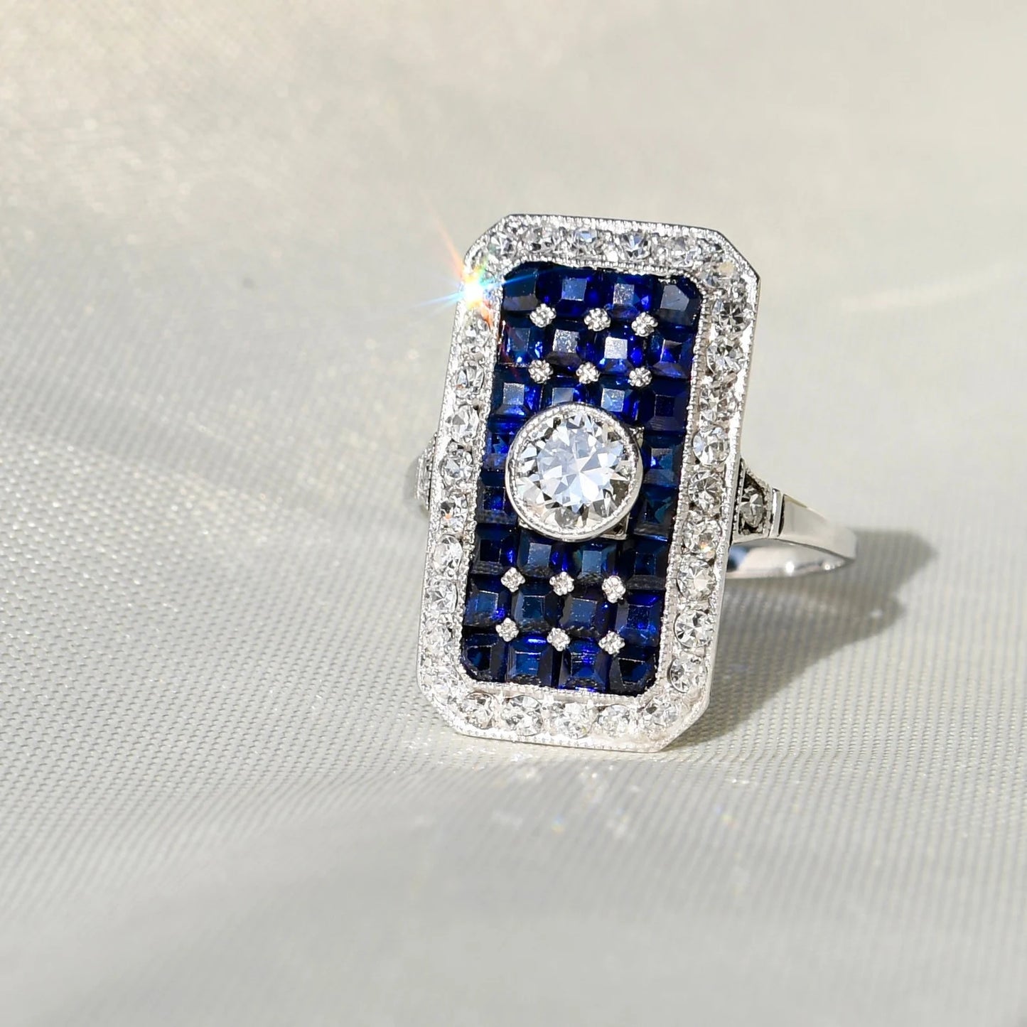 Antique Art déco sapphire and diamond ring