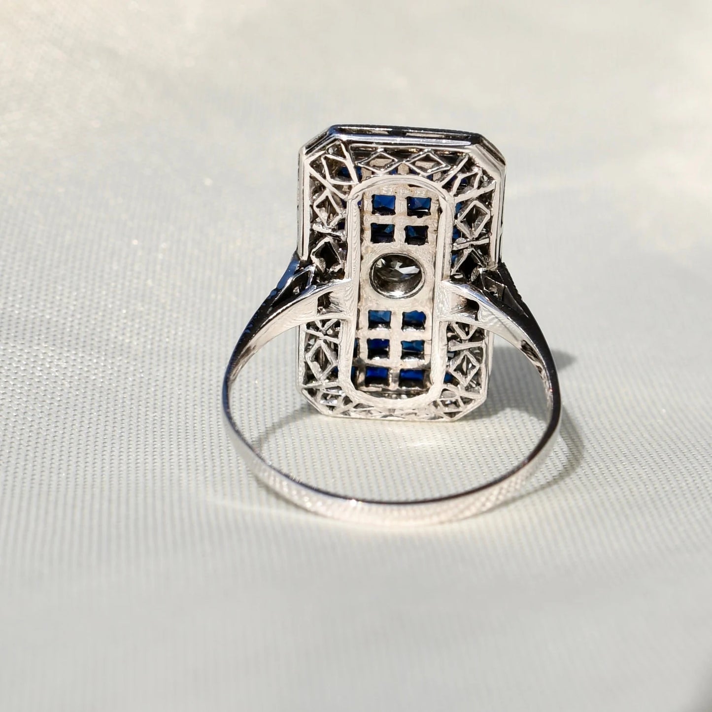 Antique Art déco sapphire and diamond ring